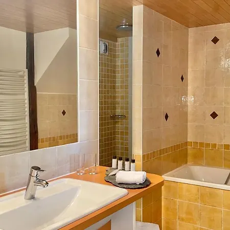 Le Manoir De La Jahotiere فندق أبّاريتْسْ